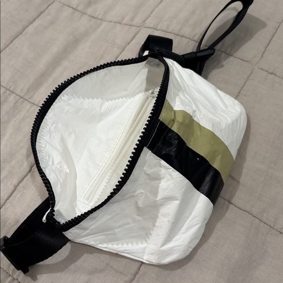 Aloha Collection Hip Pack - Picture 5 of 9